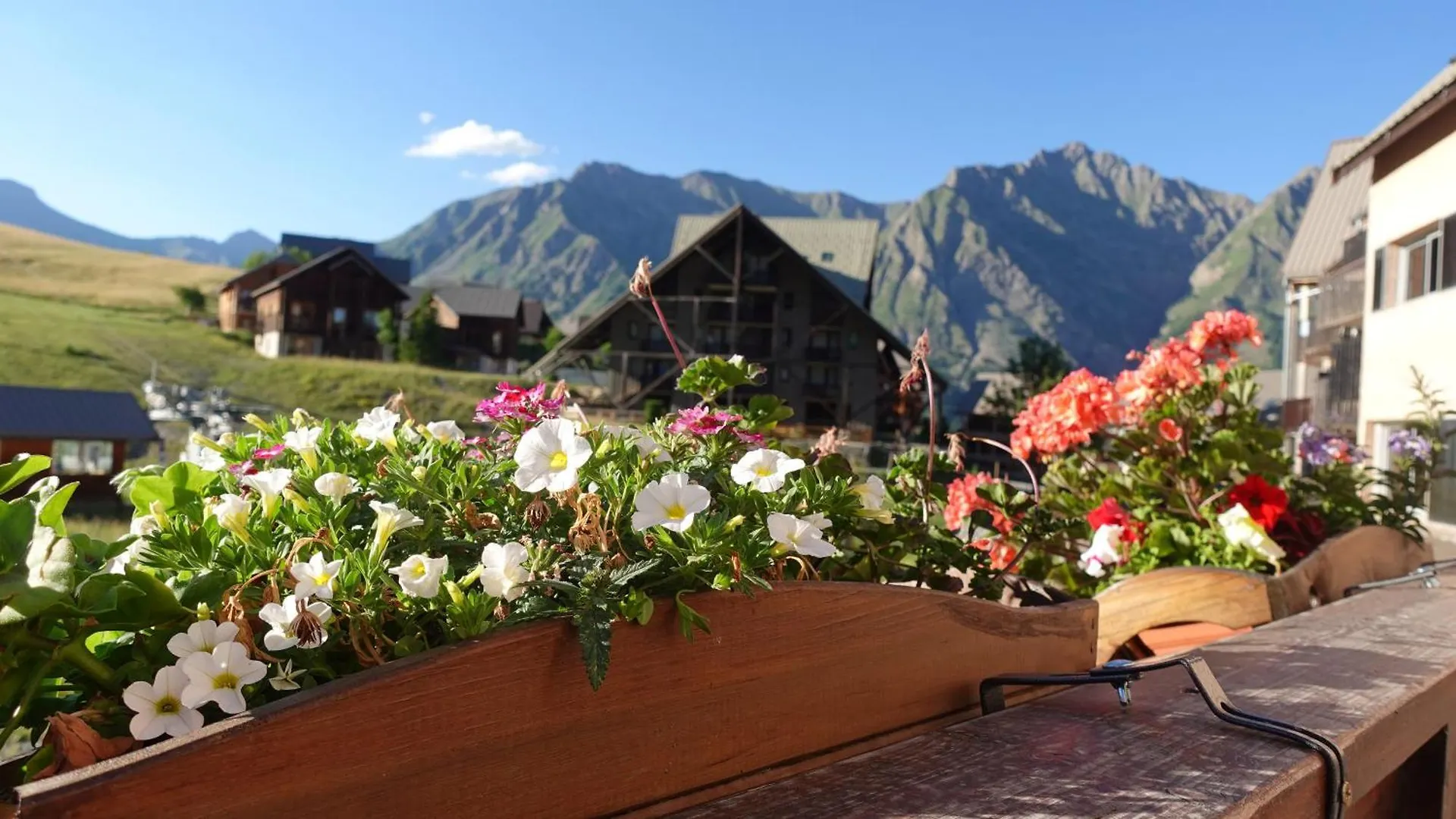Le Balcon Des Ecrins Hotel Reallon